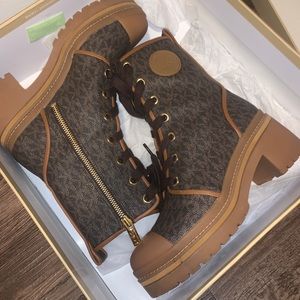 Authentic lightly worn Michael Kors boots